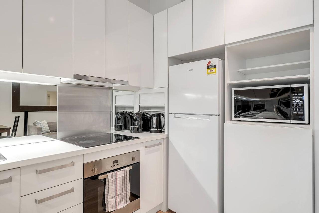 'simply Sydney' Living Off Wharf Roadway Apartment Sydney